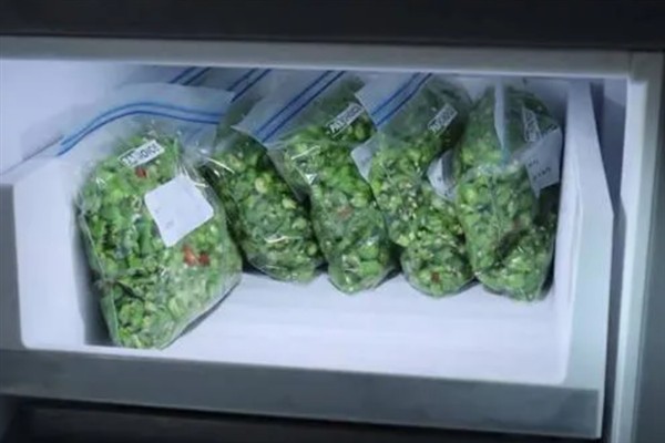 青椒是不是水果，属于常见的蔬菜