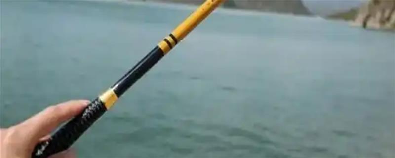 碳素鱼竿是不是很脆，与玻璃钢鱼竿相比要脆得多