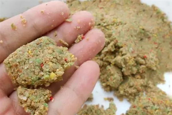 6H鱼竿是否适合钓鲫鱼，硬度可能偏大容易拉豁鱼唇