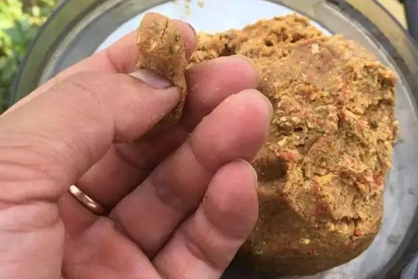 6H鱼竿是否适合钓鲫鱼，硬度可能偏大容易拉豁鱼唇