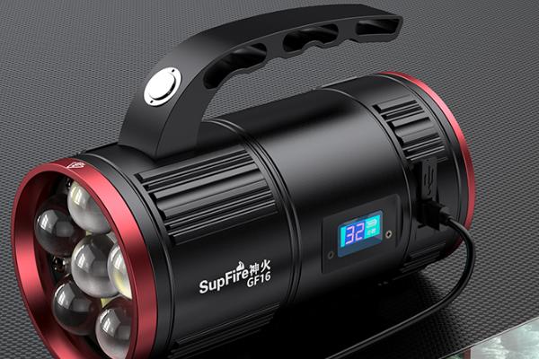 夜钓灯的简介,是指用于晚上垂钓的灯具