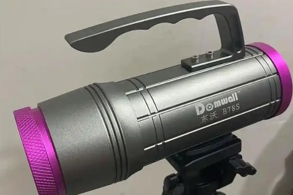 夜钓灯的简介,是指用于晚上垂钓的灯具