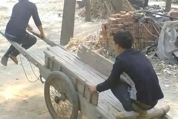 常见的农具有哪些，有镰刀、耙子等