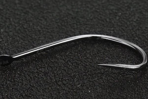 6号丸世鱼钩等于几号袖钩,尺寸上看和袖钩5号钩差不多