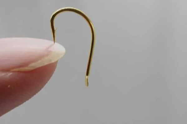 0.8号新关东钩与几号袖钩相当，尺寸和拉力值相当于9号袖钩