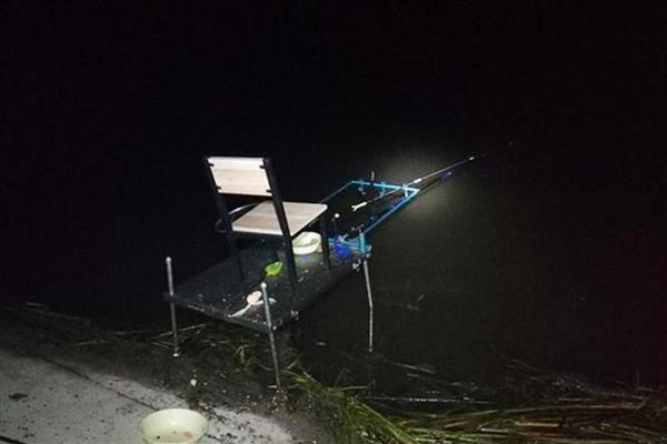 晚上钓鲢鳙水深多少合适,在1.5米到3米