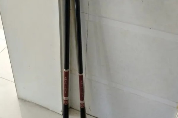 轻鸿鲤的简介,是一款碳素鲤鱼竿