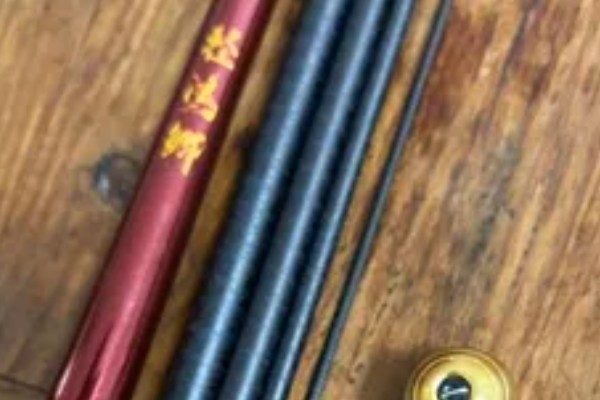 轻鸿鲤的简介,是一款碳素鲤鱼竿