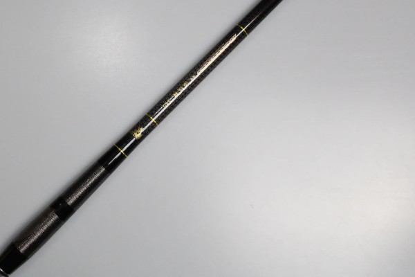 轻鸿鲤的简介,是一款碳素鲤鱼竿