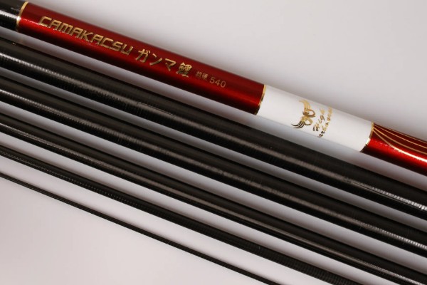 轻鸿鲤的简介,是一款碳素鲤鱼竿