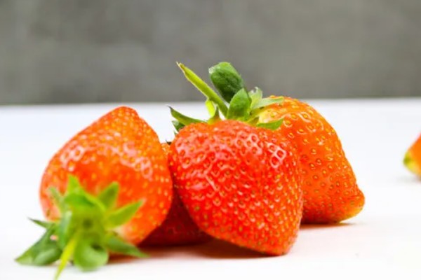 奶油草莓品种简介，自带一股淡淡的牛奶香味