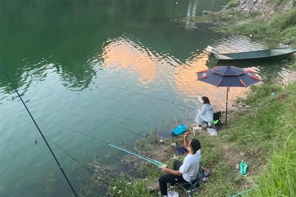 野钓适合用海夕钩还是溪流钩,二者都是常用钩型可根据垂钓对象做选择