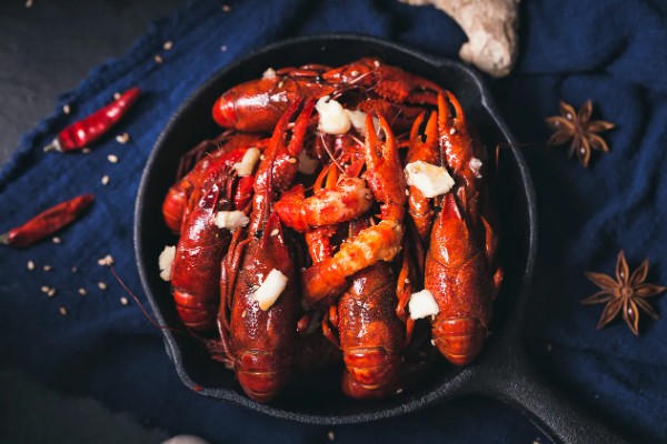 小龙虾头部里的黄是什么东西，是小龙虾的肝脏、腺体