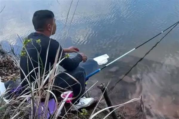 野钓鱼竿的长度划分,最实用的长度是4.5米或5.4米