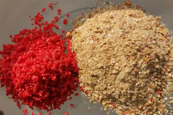 饵料怎么加拉丝粉，根据水情、鱼情来决定