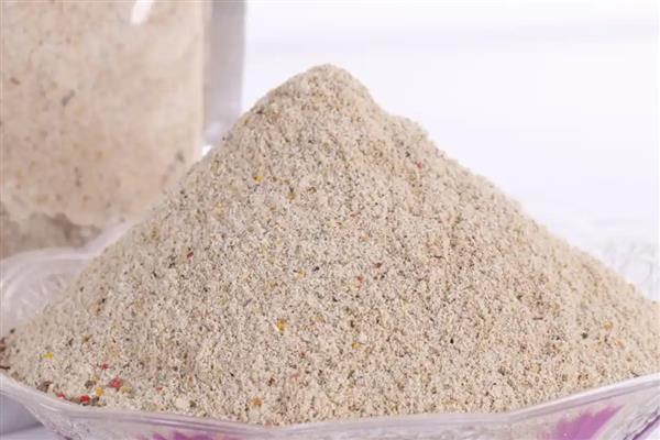 饵料怎么加拉丝粉，根据水情、鱼情来决定