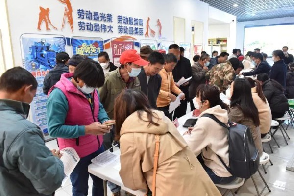 怎么发展壮大乡村产业,需加快发展农村特色产业