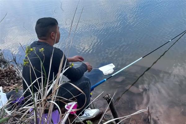 钓鱼竿怎么选择,可根据材质、参数和调性来选择