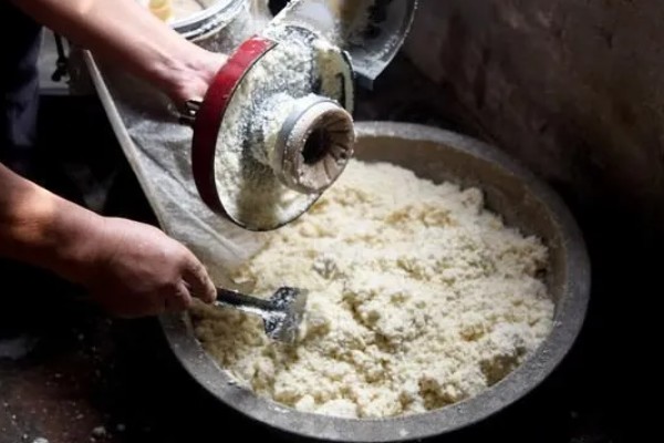 怎么用豆腐渣喂羊,拌入日粮中饲喂才能满足营养需求