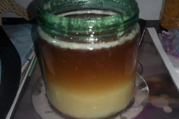 蜂蜜怎么鉴别真假,可根据气味和颜色来辨别