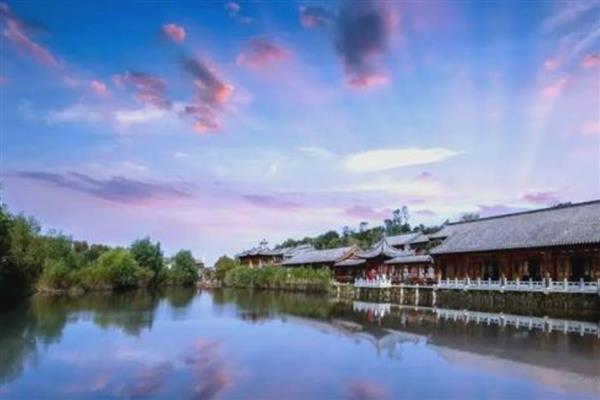 辽宁省法库县的特产,有八虎山山楂、五龙山葡萄等