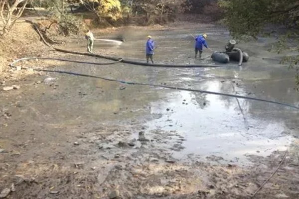 草鱼的养殖技术,PH值以7.5-8.5为宜