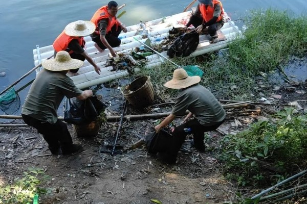 草鱼的养殖技术,PH值以7.5-8.5为宜