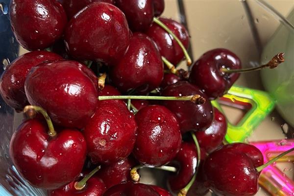 吃车厘子多少合适,一天吃10-20个左右就足够