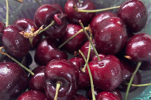 吃车厘子多少合适,一天吃10-20个左右就足够