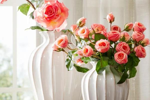 批发玫瑰花的价格,一朵售价2元左右