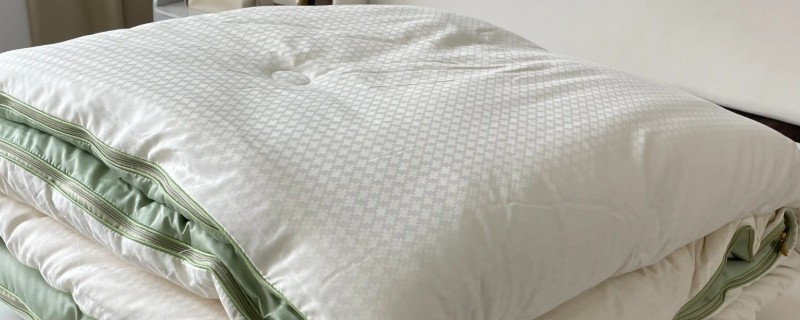 大豆纤维被子和棉花被子对比，前者手感好、后者的保暖性能和蓄热能力好