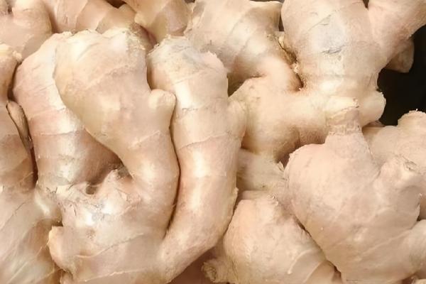 大黄姜和二黄姜的区别，外观、生长环境有所区别