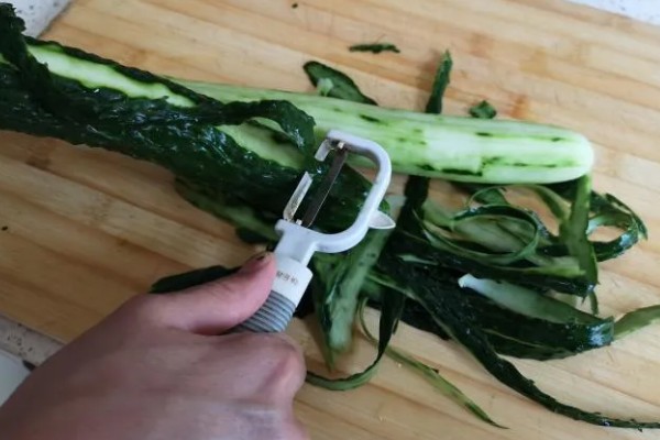 如何清除蔬菜上面的残留农药，以下6种方式均有效果