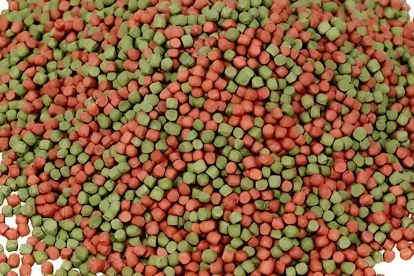 钓白条鱼用哪种饵料打窝，推荐商品饵料、麦麸饼等