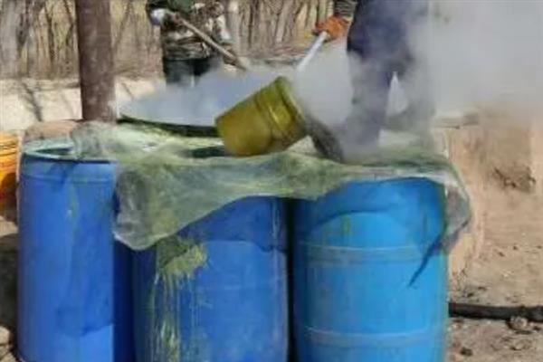 石硫合剂的熬制方法，用石灰、硫磺和水熬制