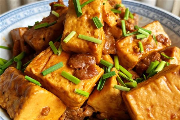 湖南祁东的特产,常见的有祁东酥脆枣、祁东草席等