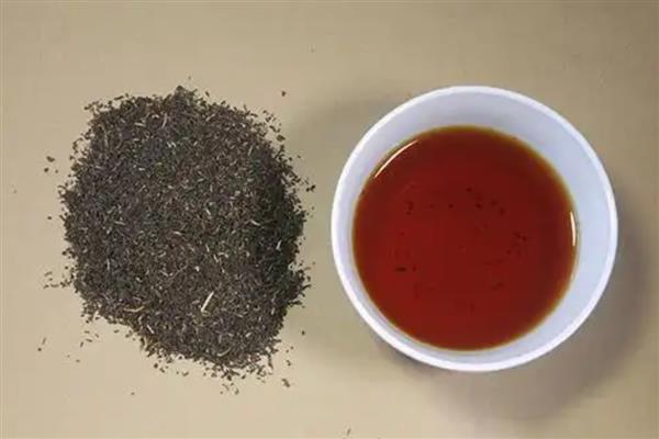 湖南祁东的特产,常见的有祁东酥脆枣、祁东草席等