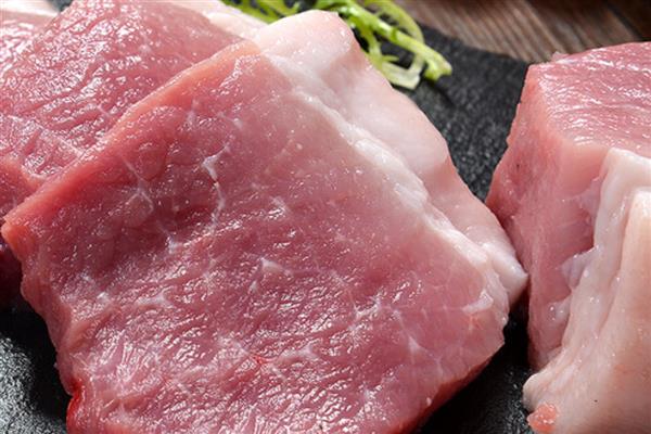 怎么选购猪后腿肉，可以摸表皮、看颜色等