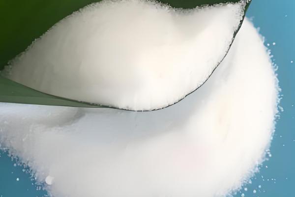 鸡有哪些饲料添加剂，常见的有维生素类添加剂、氨基酸类添加剂等