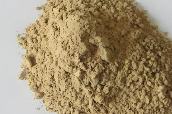 鸡有哪些饲料添加剂，常见的有维生素类添加剂、氨基酸类添加剂等