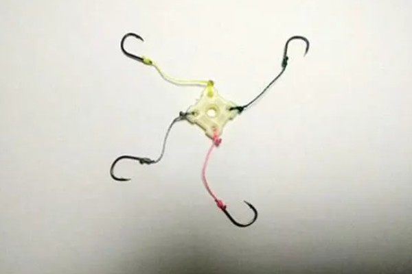 钓鱼翻板钩用哪种饵料，一般使用饼状饵料