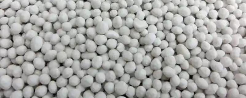 复合肥和有机肥的简介，前者属于复混肥料、后者是一种含碳物料