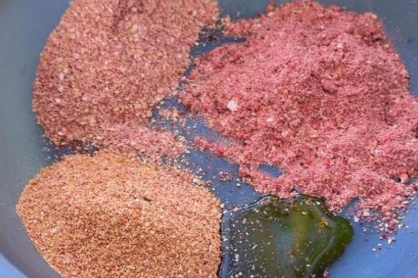 野战蓝鲫的简介,是一种香腥型饵料