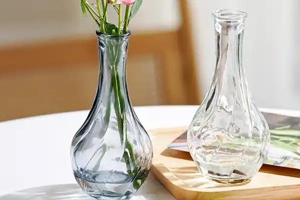 荷花鲜切花的养护方法，平时放在光线明亮的环境中