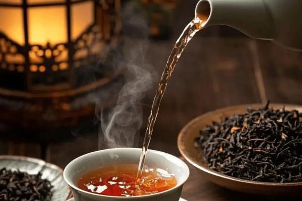 普洱茶有什么种类，分为饼茶、沱茶、砖茶等类型