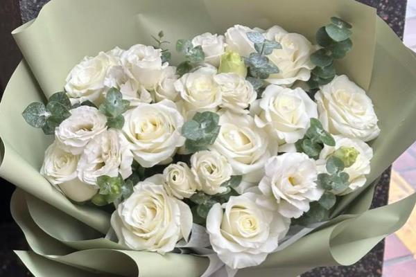 玫瑰的花语，代表美好的爱情等含义