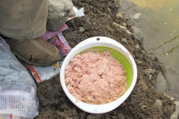 大面积水库要打窝吗，打窝聚鱼对垂钓还是有帮助的