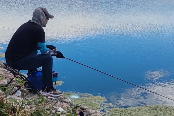 4H鱼竿与6H鱼竿的区别，前者的硬度为4级、后者的硬度为6级