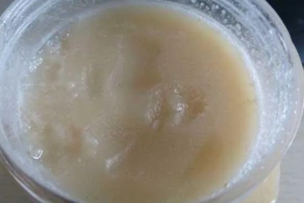 蜂蜜结晶像猪油是否正常,椴树蜜等品种结晶后就像白色猪油