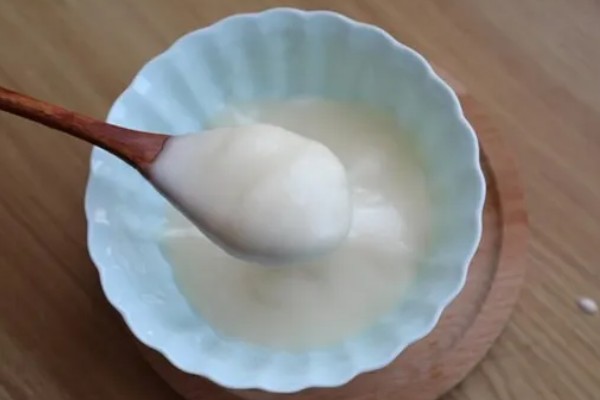 蜂蜜结晶像猪油是否正常,椴树蜜等品种结晶后就像白色猪油